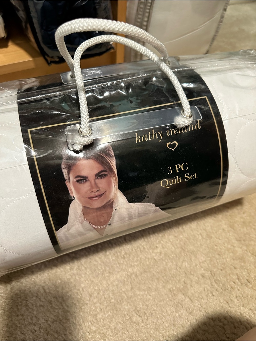 Kathy Ireland 3 Piece Quilt Set Queen White